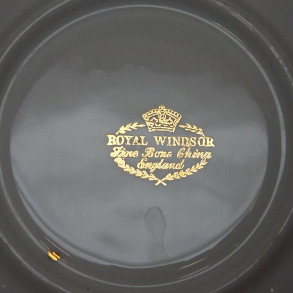 Royal Windsor Fine Bone China England Yellow Roses Footed Tea Cup & Saucer #2935 - Picture 6 of 12